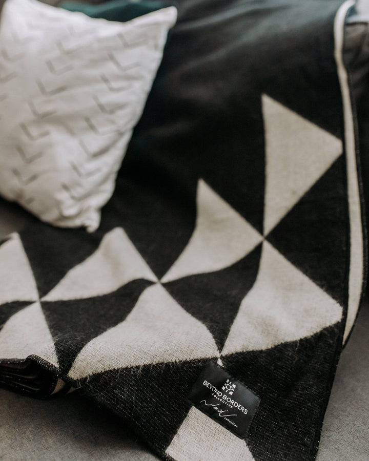 Nevado Blanket - Natural / Black - Beyond Borders Collective