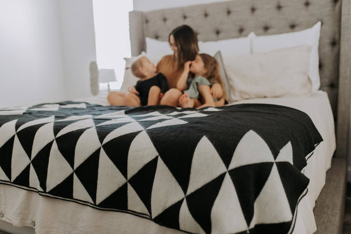 Nevado Blanket - Natural / Black - Beyond Borders Collective