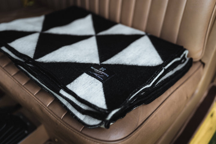 Nevado Blanket - Natural / Black - Beyond Borders Collective