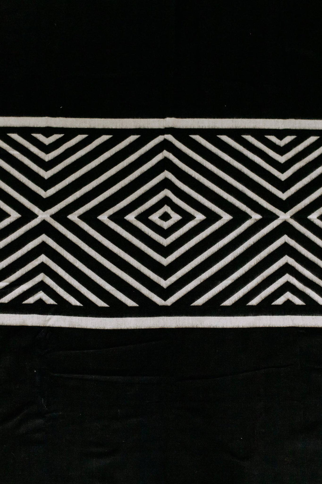 Paramo Blanket - Natural / Black - Beyond Borders Collective