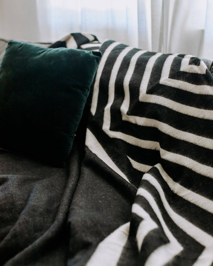 Paramo Blanket - Natural / Black - Beyond Borders Collective