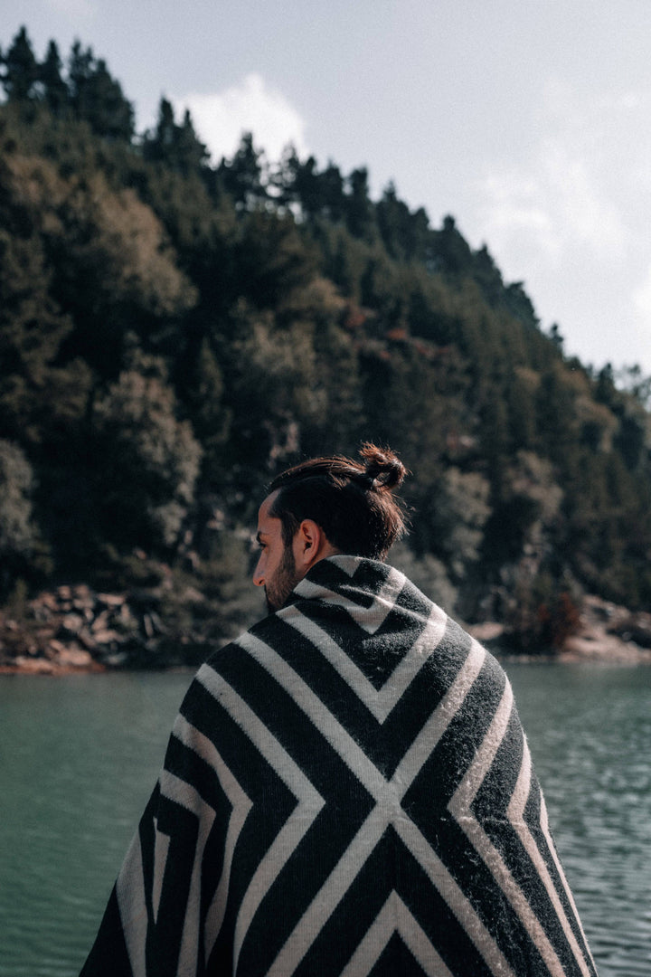 Paramo Blanket - Natural / Black - Beyond Borders Collective