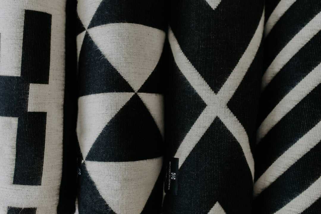 Paramo Blanket - Natural / Black - Beyond Borders Collective