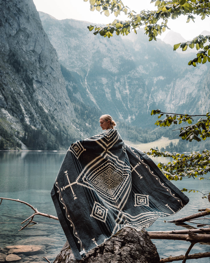 Achuar Blanket - Ash Grey