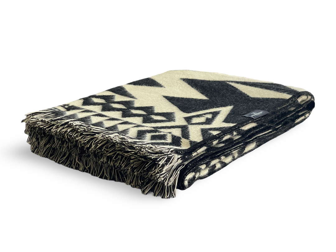 Awa Throw - Natural / Black