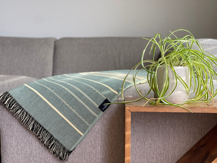 Equinoccio Throw - Mint / Natural