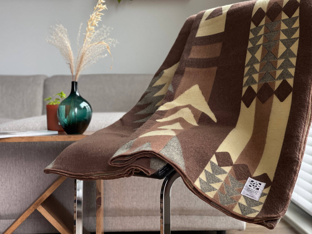 Loja Blanket - Light Mahogany - Beyond Borders Collective