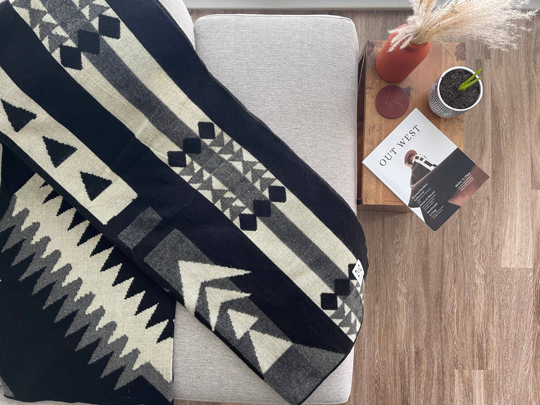 Loja Blanket - Natural / Black - Beyond Borders Collective