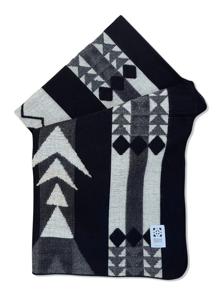 Loja Blanket - Natural / Black - Beyond Borders Collective