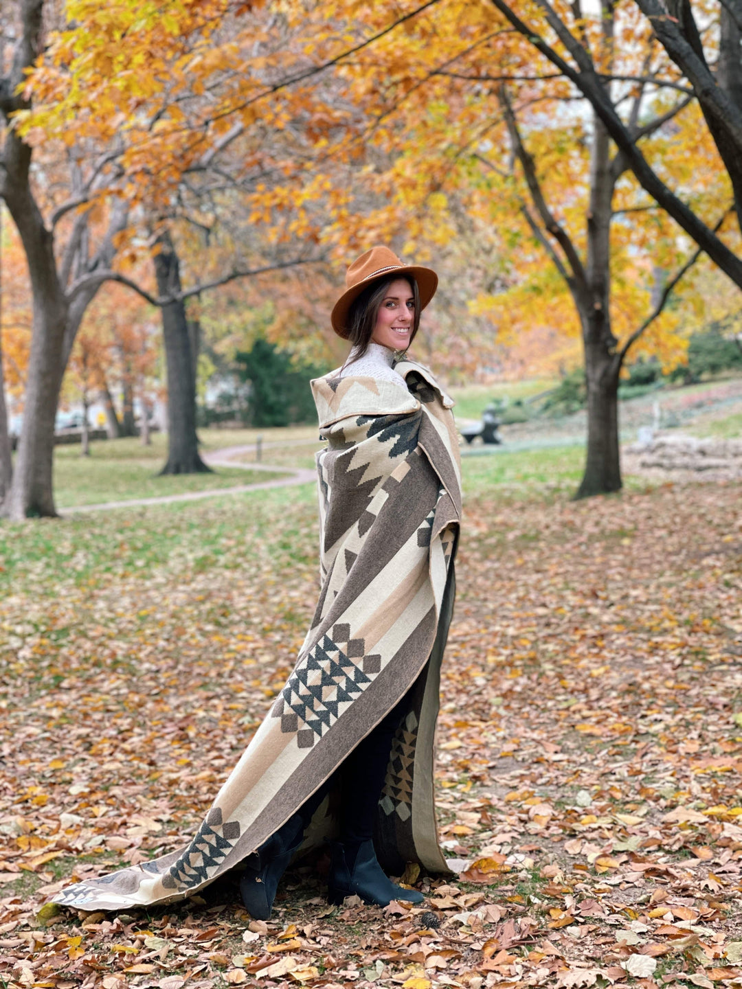 Loja Blanket - Taupe / Beige - Beyond Borders Collective