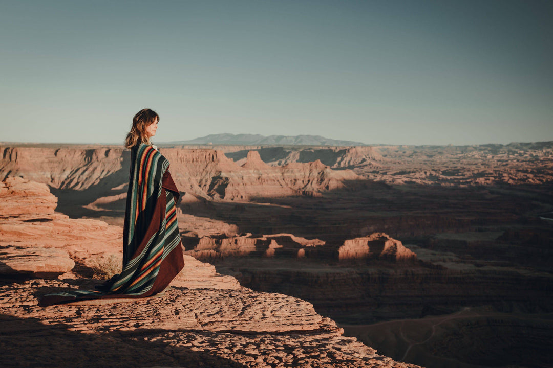 El Viajero Blanket - Dark Sienna - Beyond Borders Collective