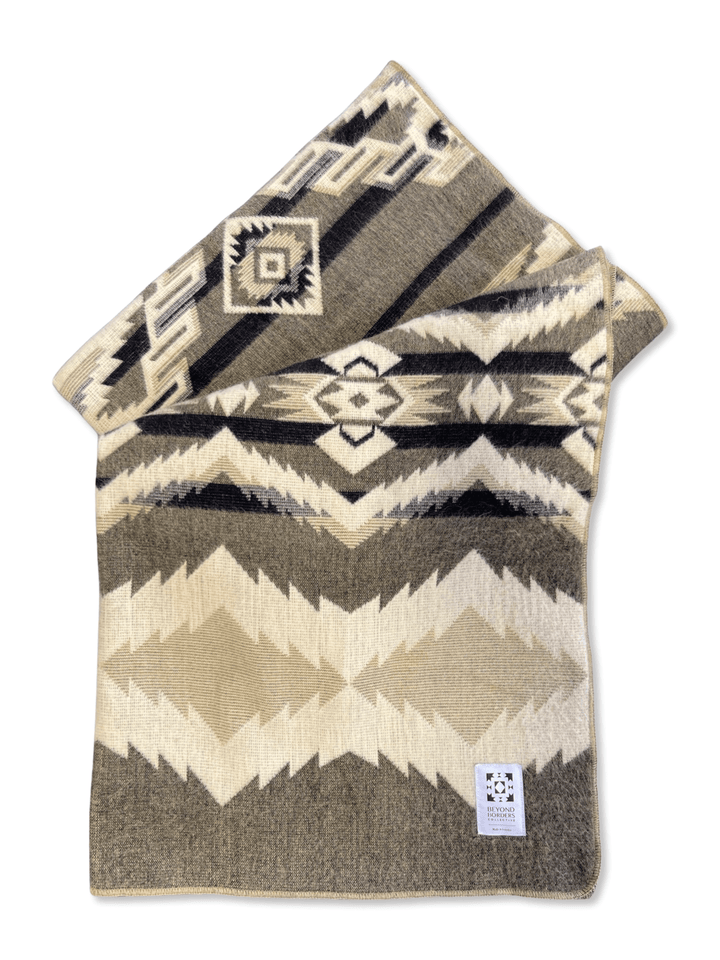 Spondylus Blanket - Beige / Black - Beyond Borders Collective