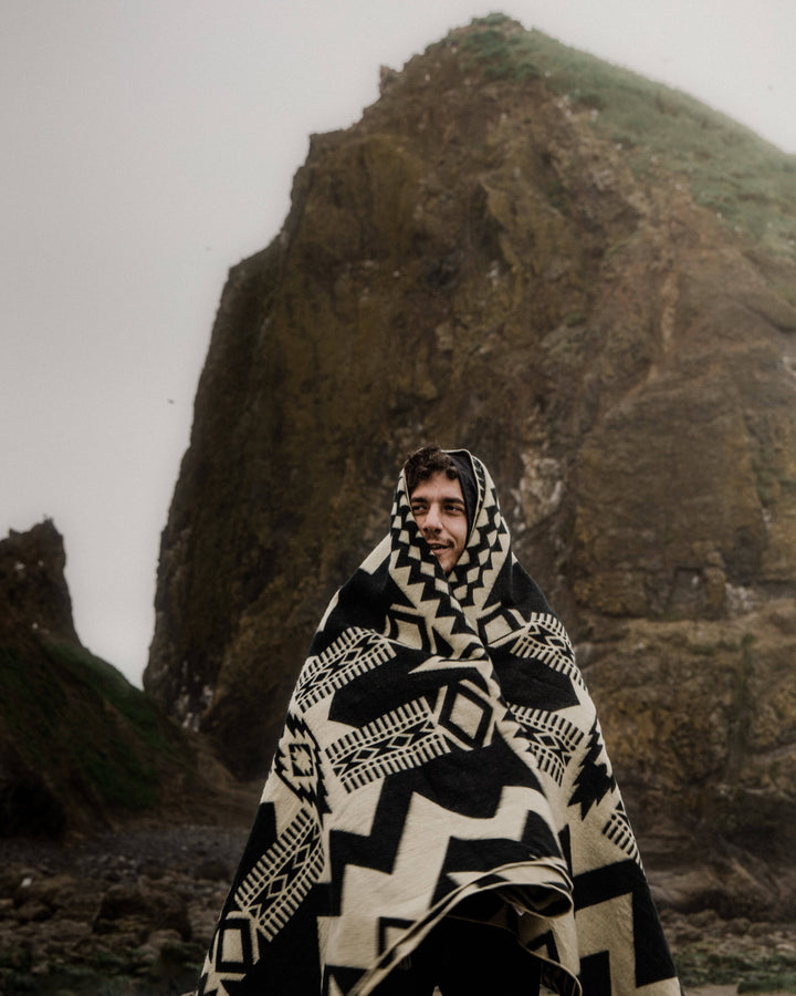 Awa Blanket - Natural / Black - Beyond Borders Collective