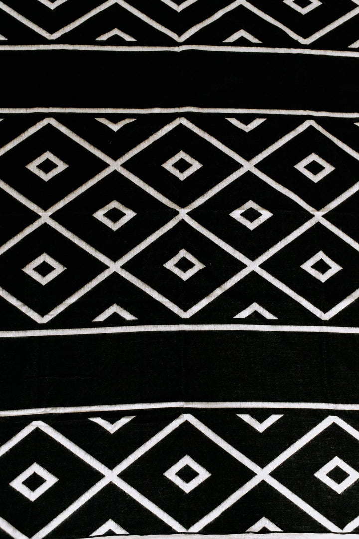 Diamante Blanket - Natural / Black - Beyond Borders Collective