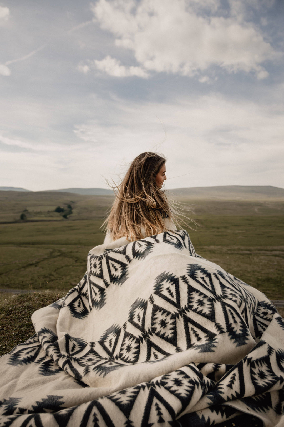 Quichua Blanket - Greyscale - Beyond Borders Collective