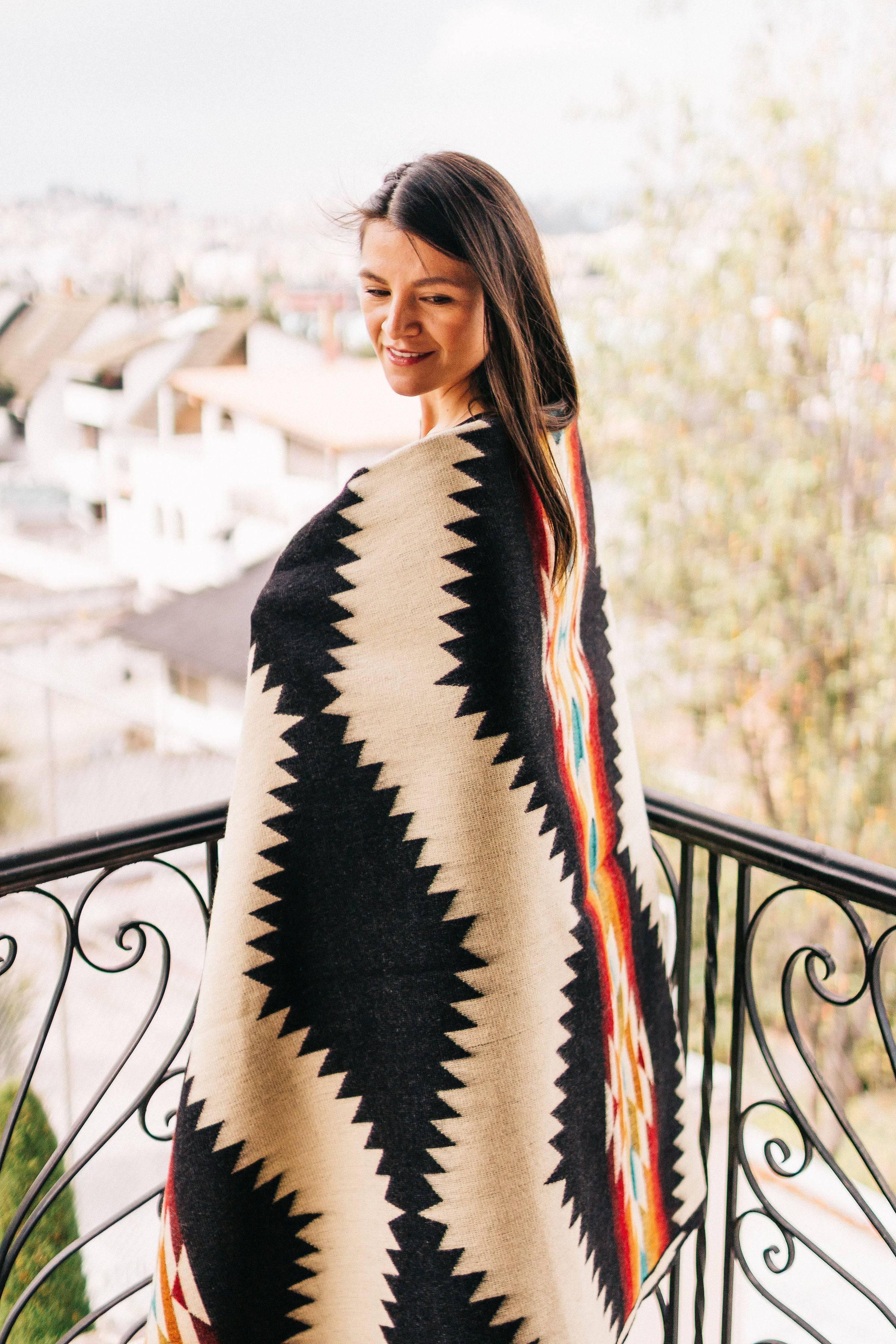 Imperfect Tsachila Blanket - Thumbnail 2