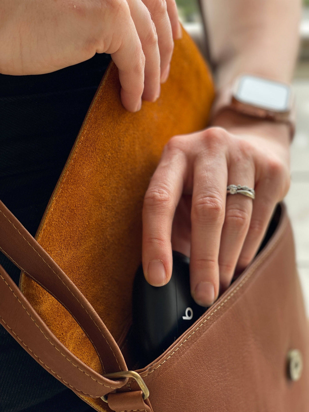 Leather Envelope Crossbody Purse - Beyond Borders Collective